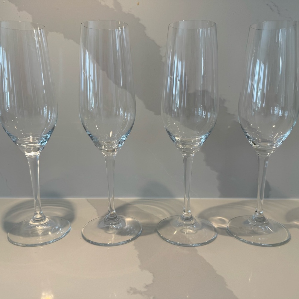 Set of 4 RIEDEL VIVANT Crystal Champagne Flutes